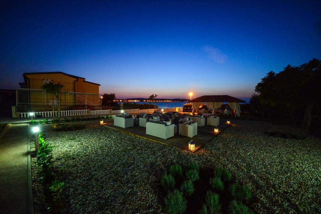 Sunset Deluxe Villa photo