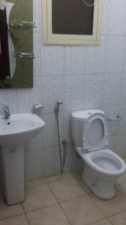 للعوائل فقطQandeel Al Raha Furnished Units - For families only photo