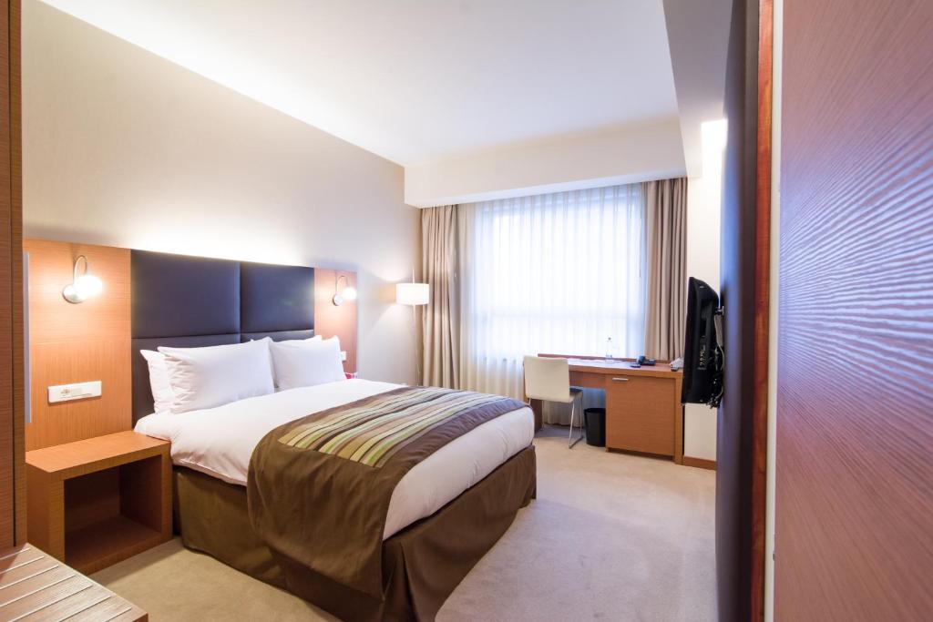 Ramada by Wyndham Oradea photo