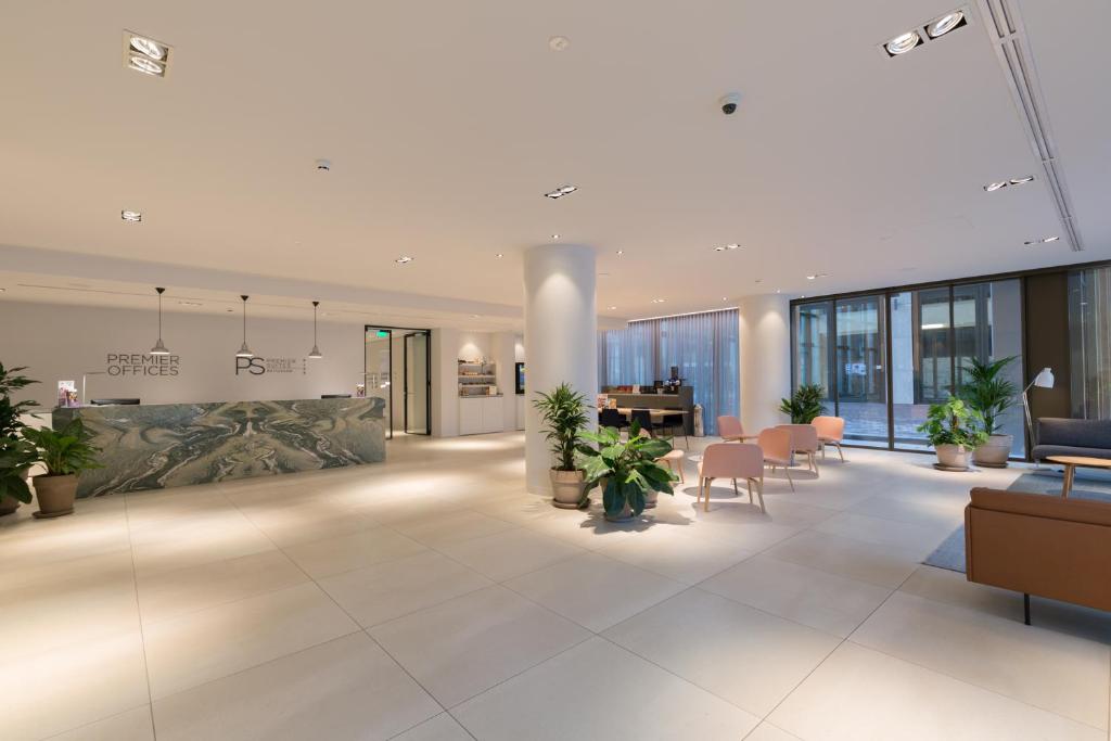 PREMIER SUITES PLUS Rotterdam photo