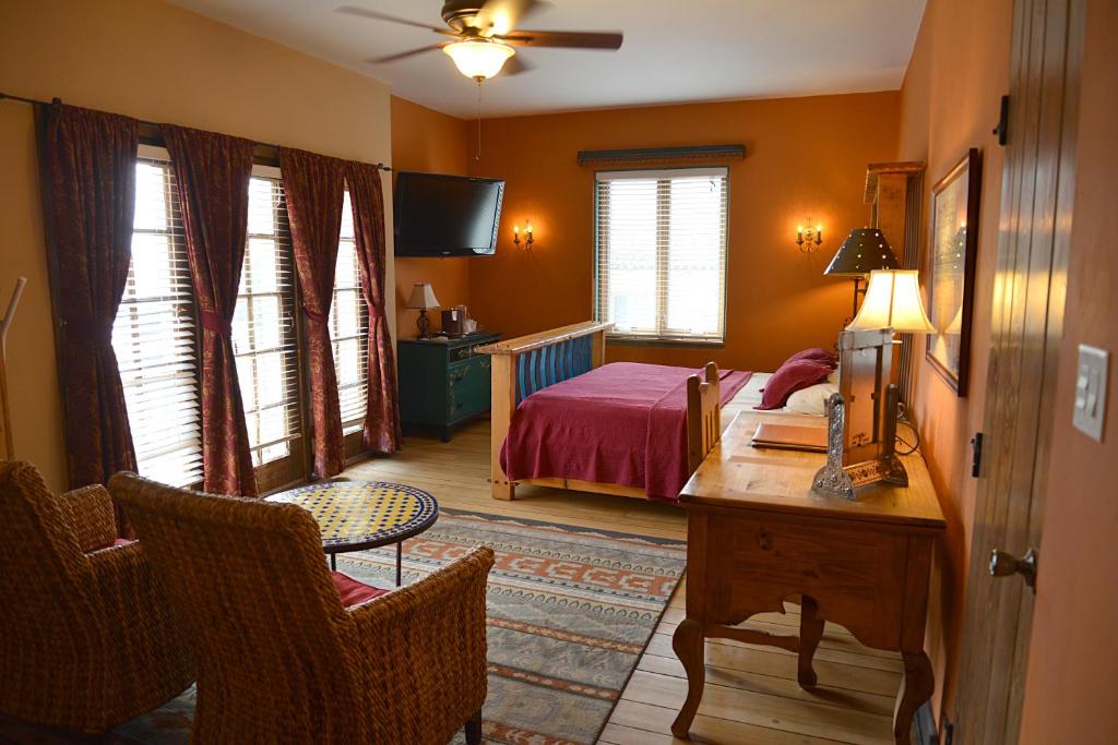 La Posada Hotel and Gardens photo