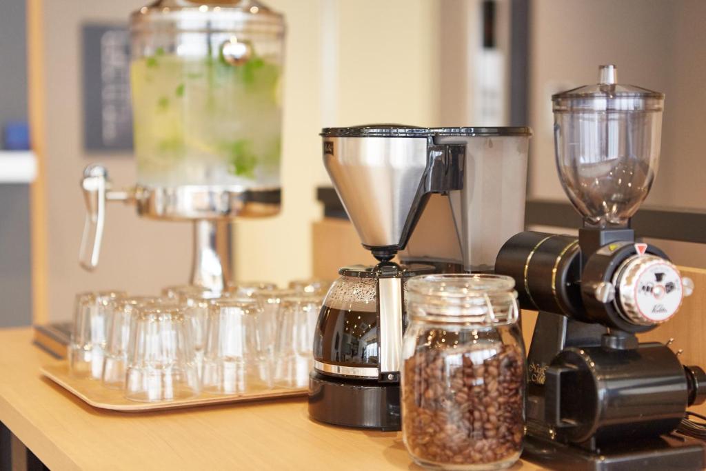 Shared lounge/TV area