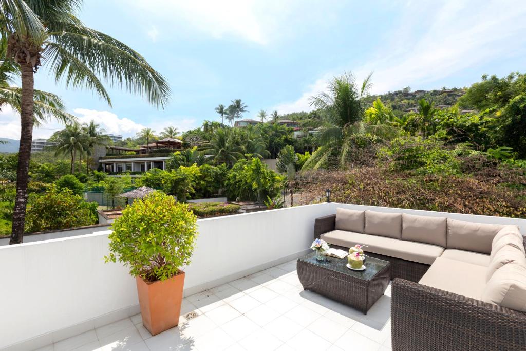 Kamala Beach House - 1 min walk to beach photo