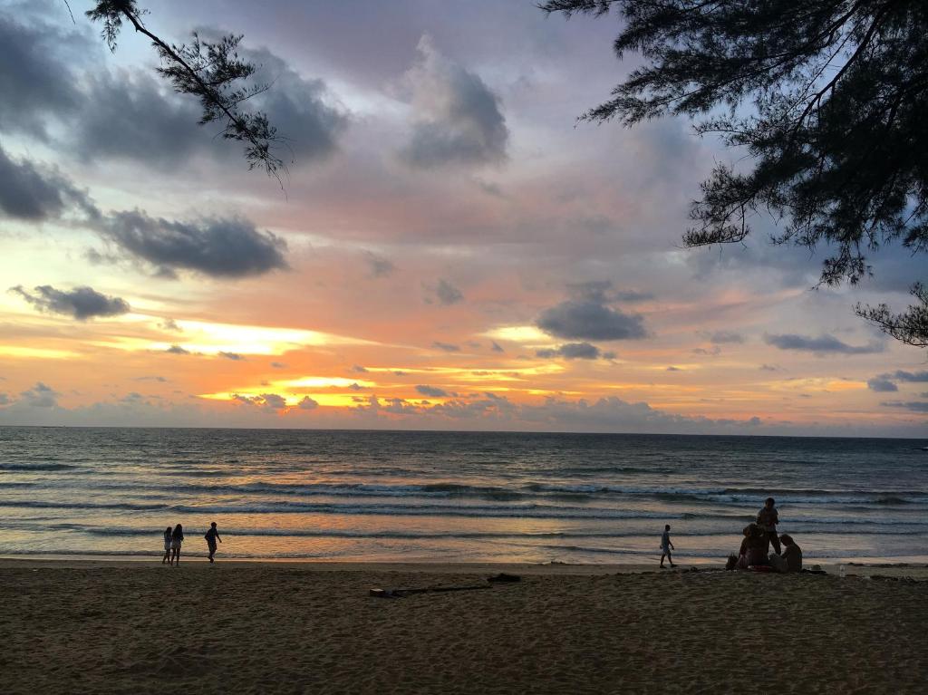 Kamala Beach House - 1 min walk to beach photo