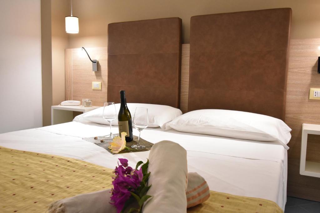Baia del Godano Resort & Spa — Pokoje in Ricadi, Kalabria
