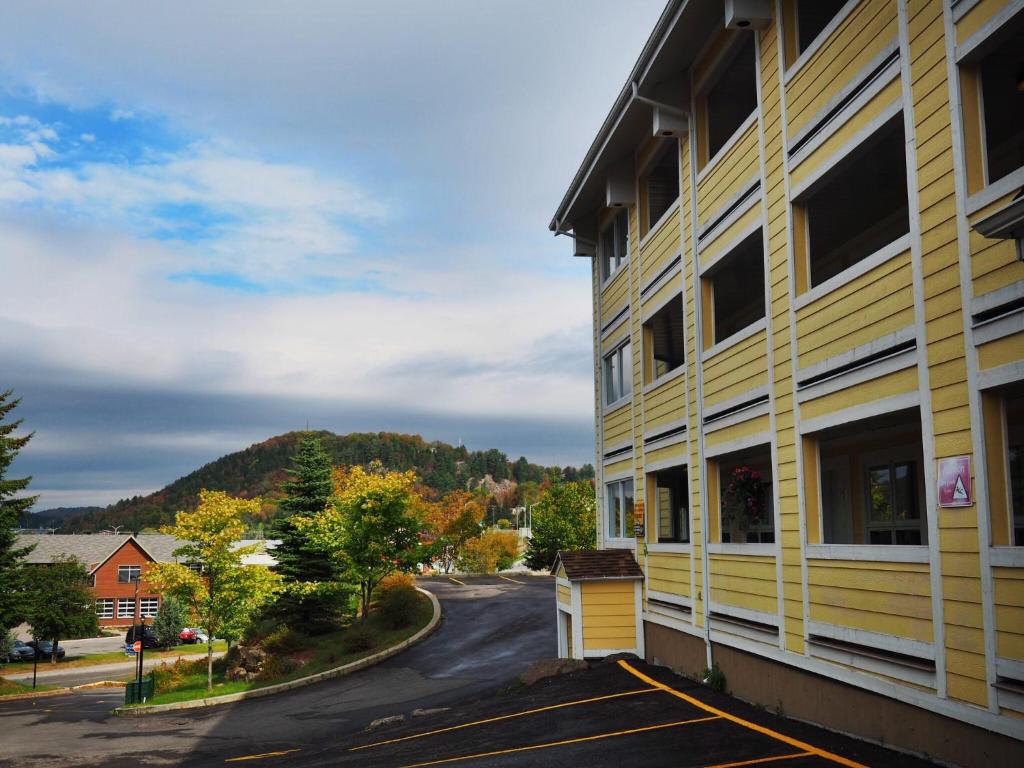 Hotel and Suites Les Laurentides Photo 10