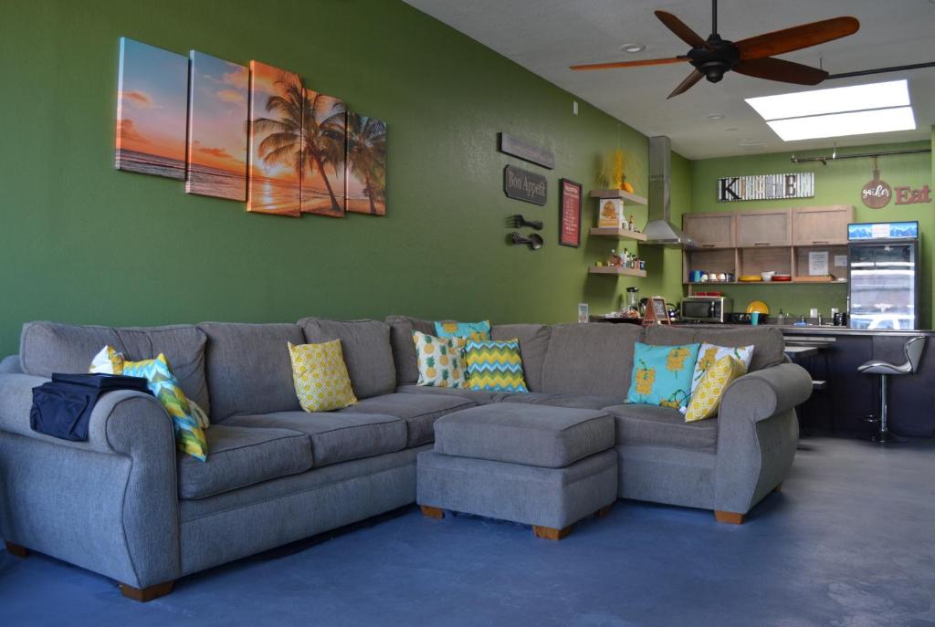 jaettu olohuone/TV alue