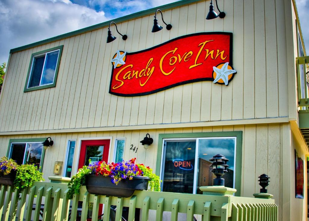 Sandy Cove Inn — Hotel in Seaside (OR)
