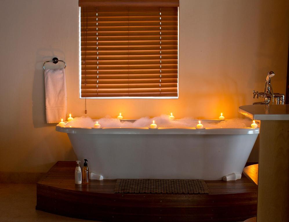 Bathroom, African Perfection 1 in Jeffreys Bay