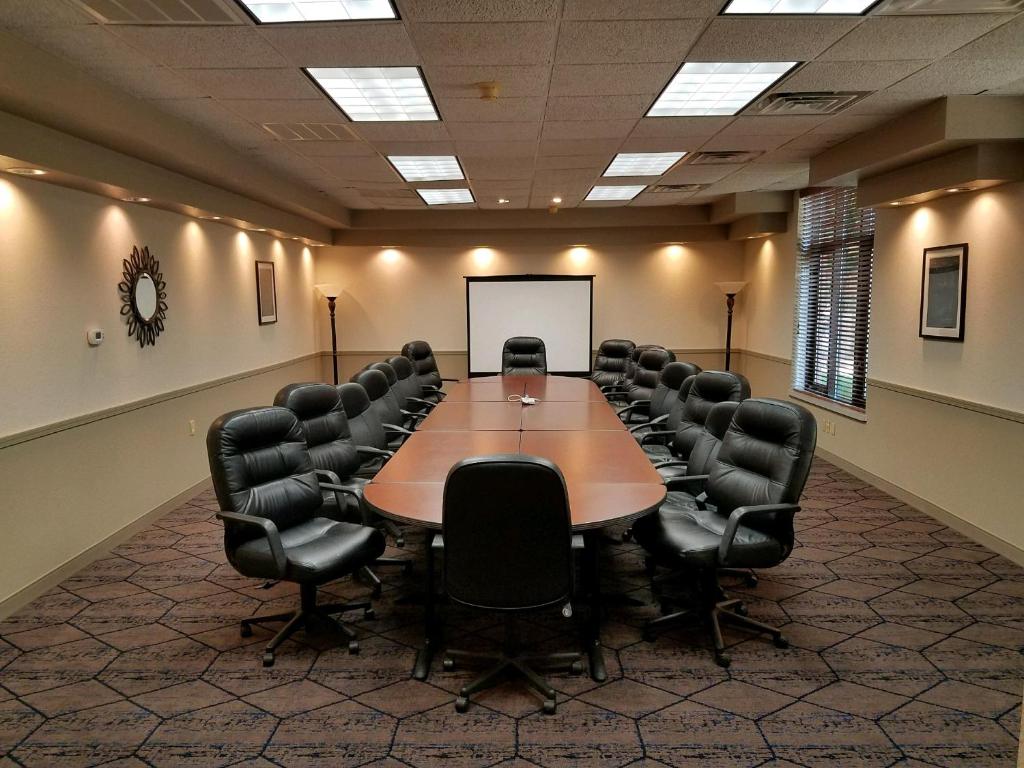 Arrowwood Resort And Conference Center Okoboji Photo 3
