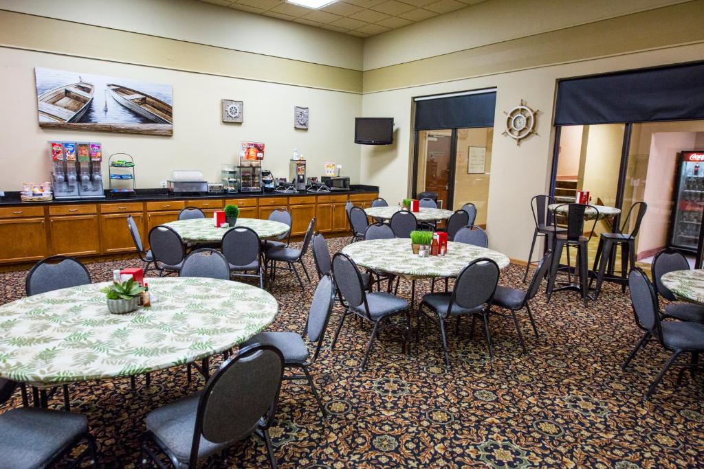 Arrowwood Resort And Conference Center Okoboji Photo 17