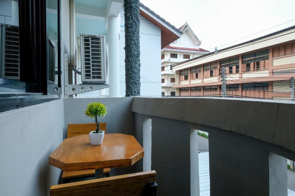 Balcony/terrace, Salee Hostel in Chiang Mai