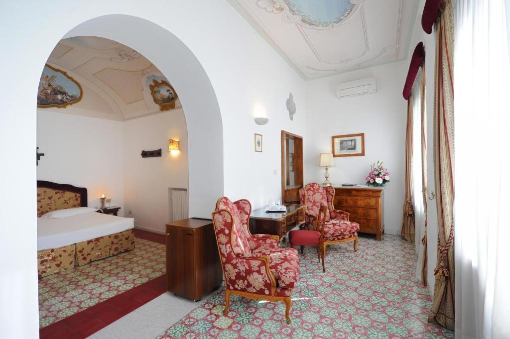 Hotel Luna Convento — Hotel rooms in Amalfi, Campania