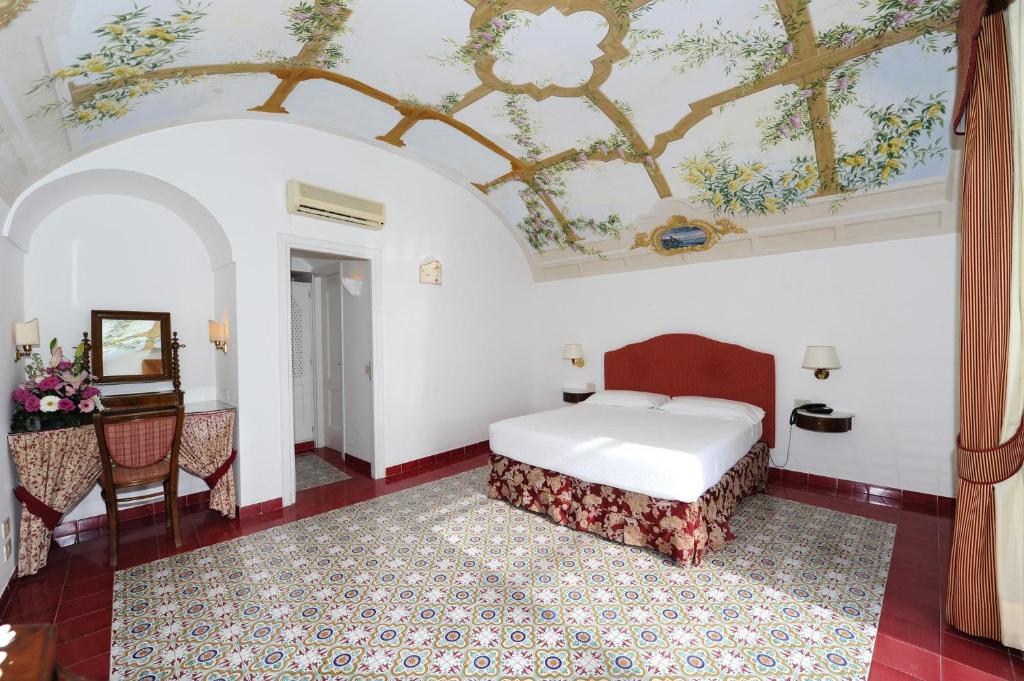 Hotel Luna Convento — Hotel rooms in Amalfi, Campania