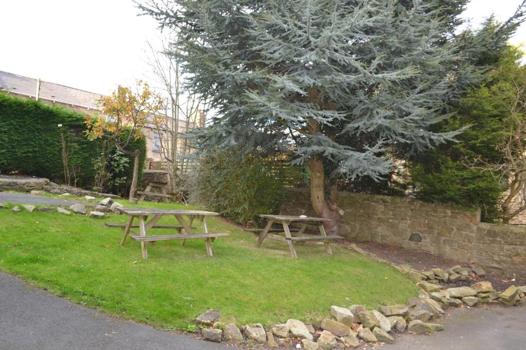 Oak Tree Inn photo