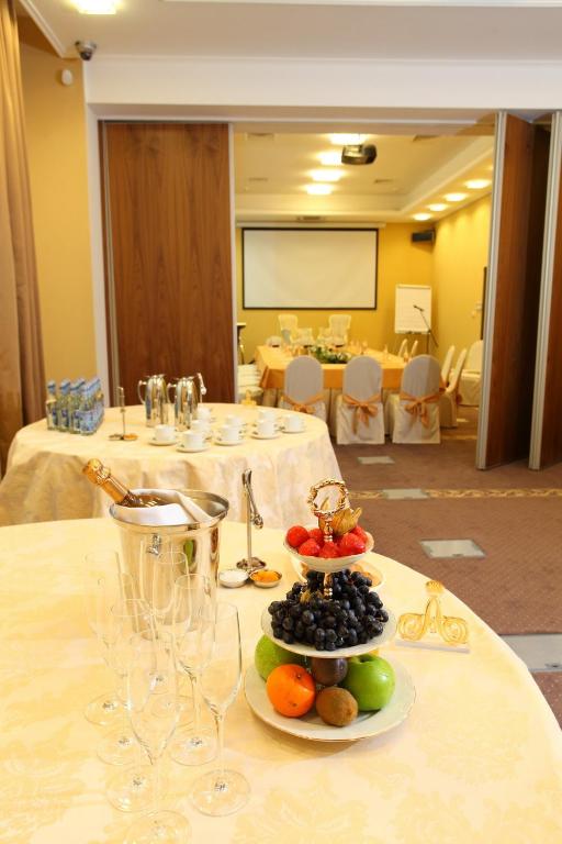 Aleksandrovski Grand Hotel photo