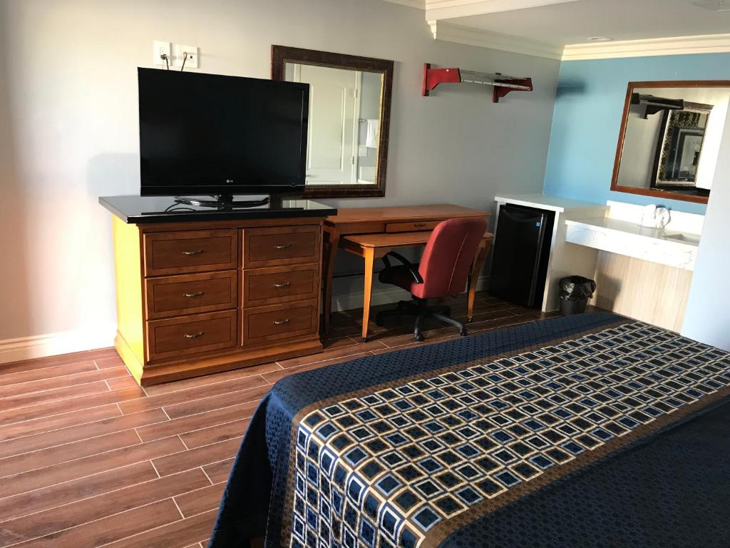 Driftwood Motel photo