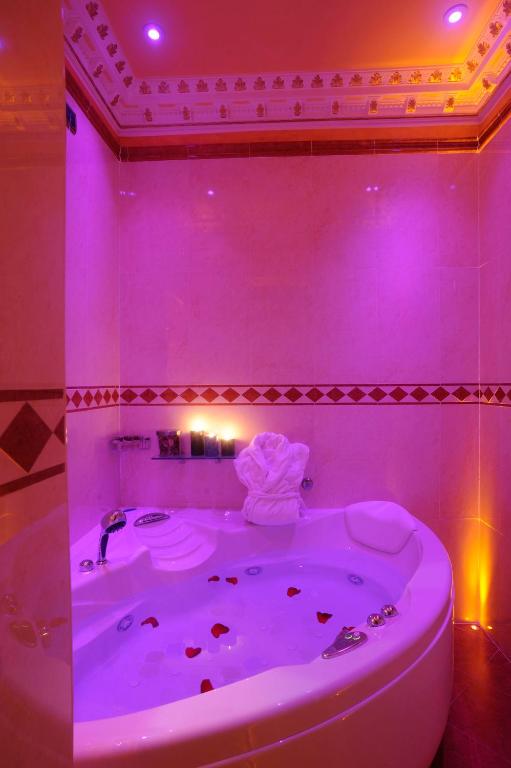 Bathroom, Hotel Manfredi Suite in Rome in Rome