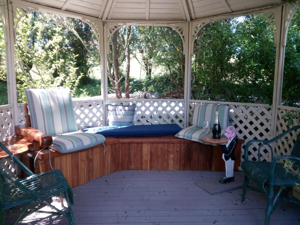 Exterior view, Waterwheel Cottage in Nelson