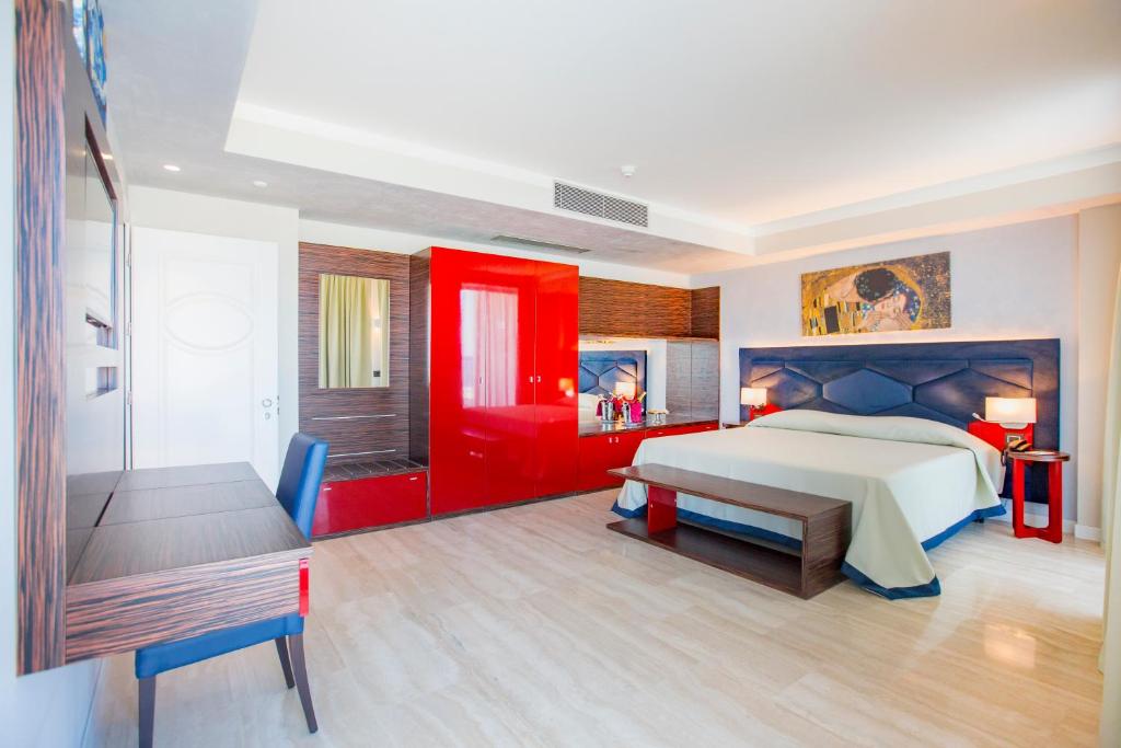 Victoria Palace Cefalù — Hotel rooms in Cefalù, Sicily