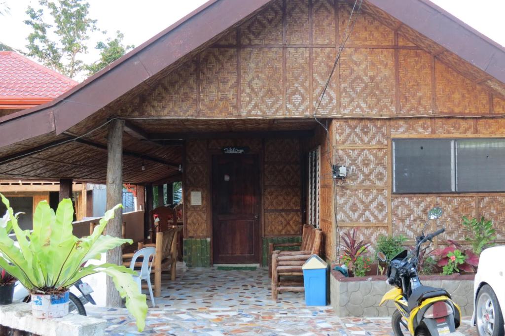 Garden, Overview Hostel in Bohol