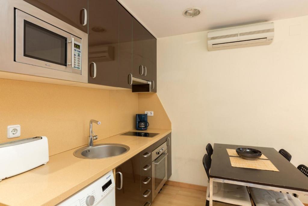 ApartEasy - Sant Antoni Market - 3
