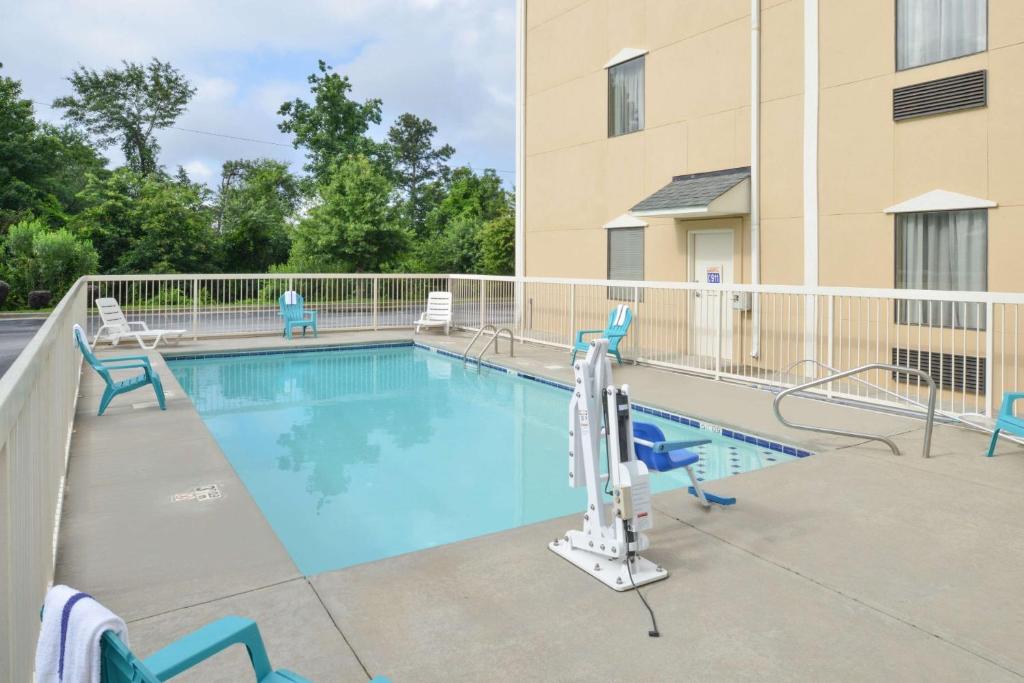 Baymont By Wyndham Grovetown Augusta Photo 3