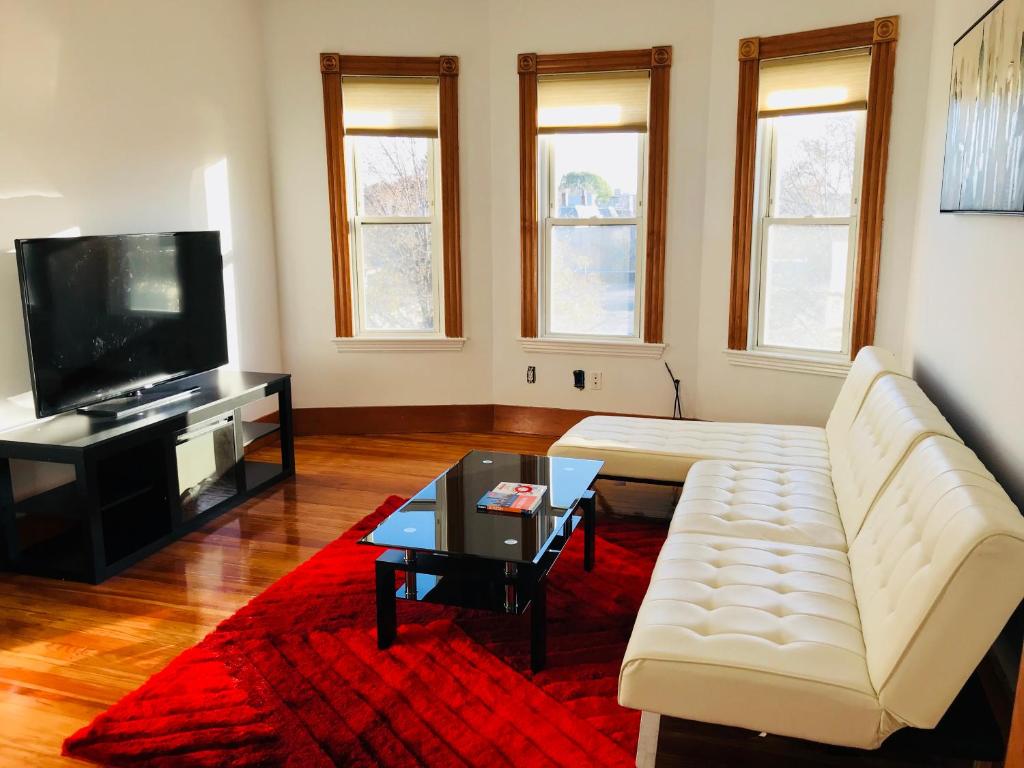 Shared lounge/TV area