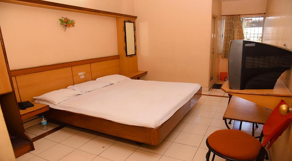 Hotel Vishnu Residency photo
