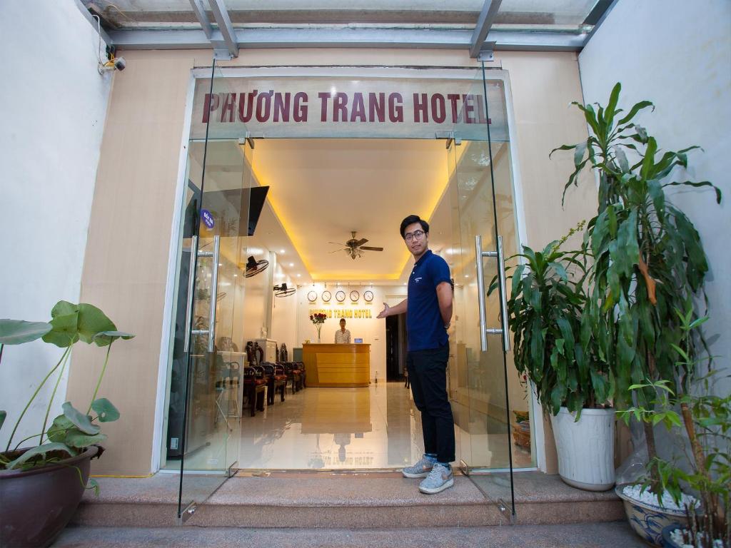 Phuong Trang Hotel photo