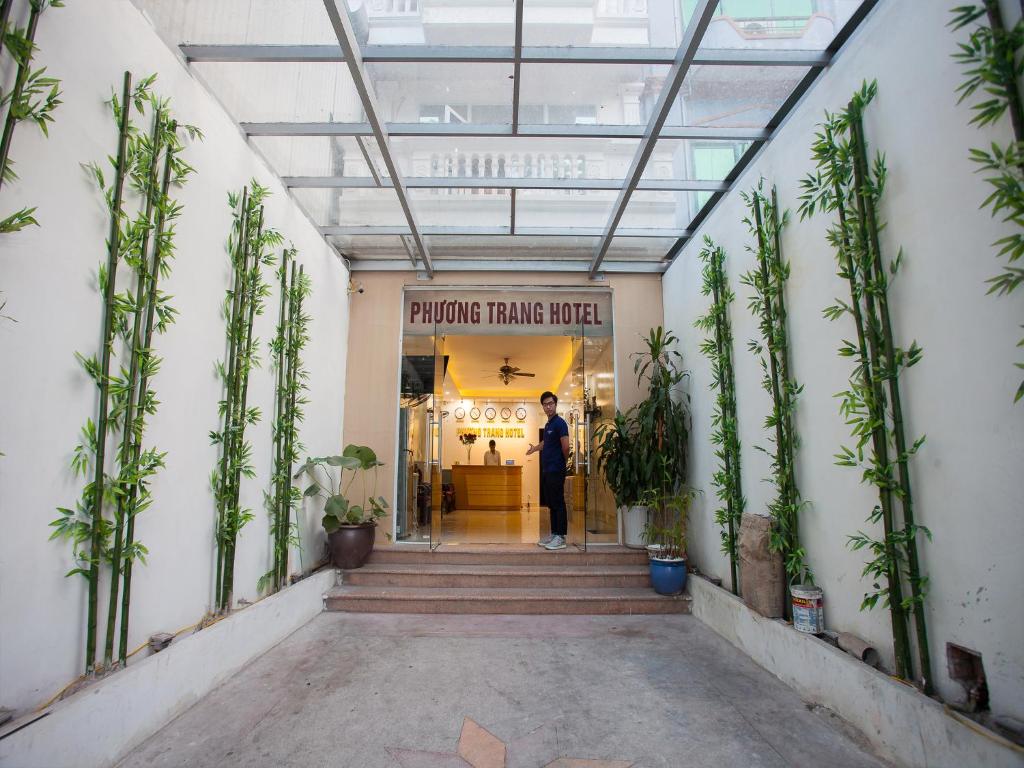 Phuong Trang Hotel photo