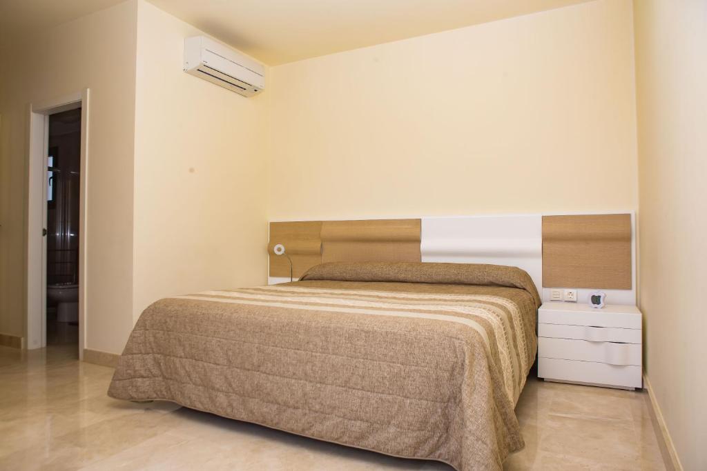 2 Bedrooms Apartment In Magnolia Golf Resort, La Caleta - 3