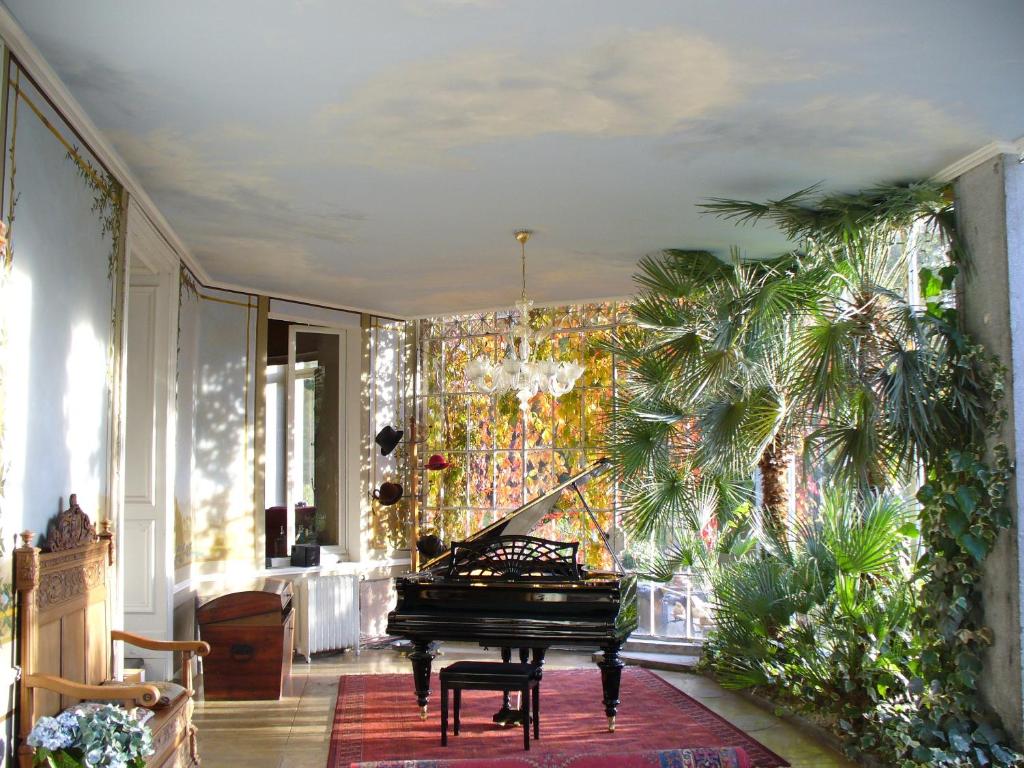 Chateau De Hodbomont photo