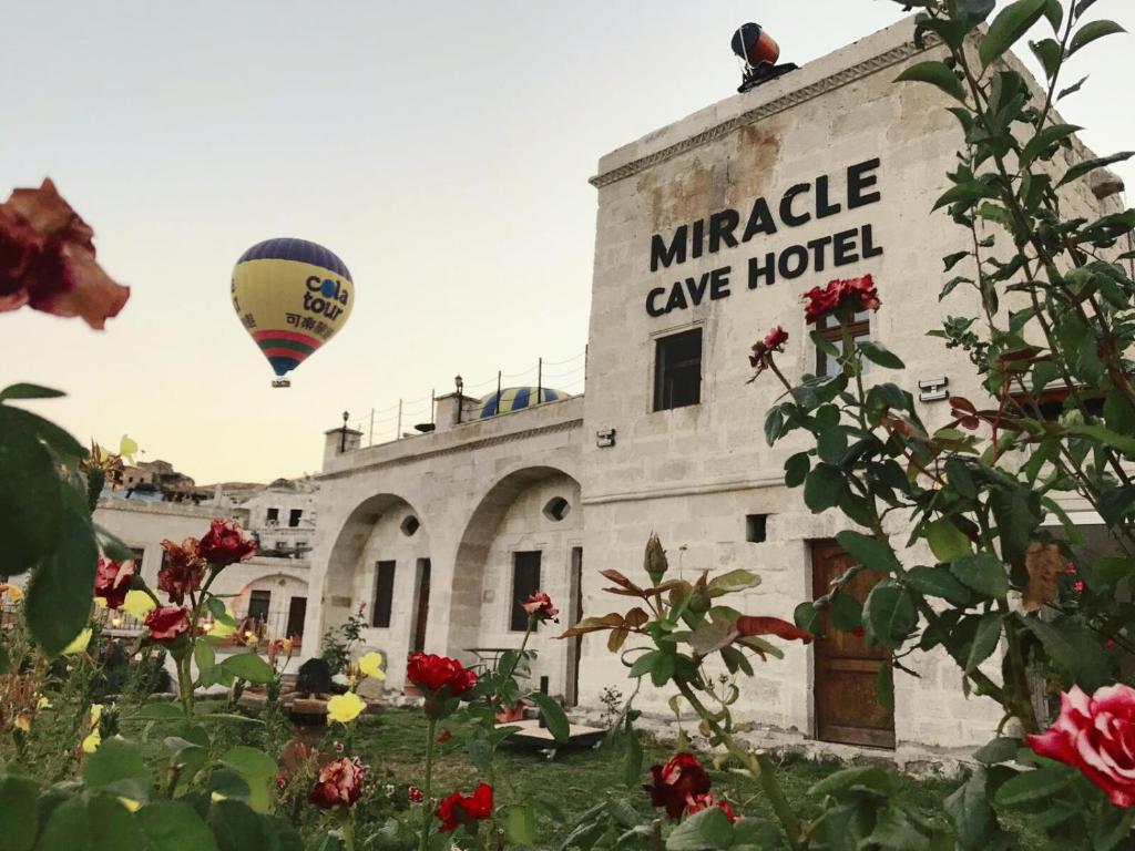 Miracle Cave Hotel photo