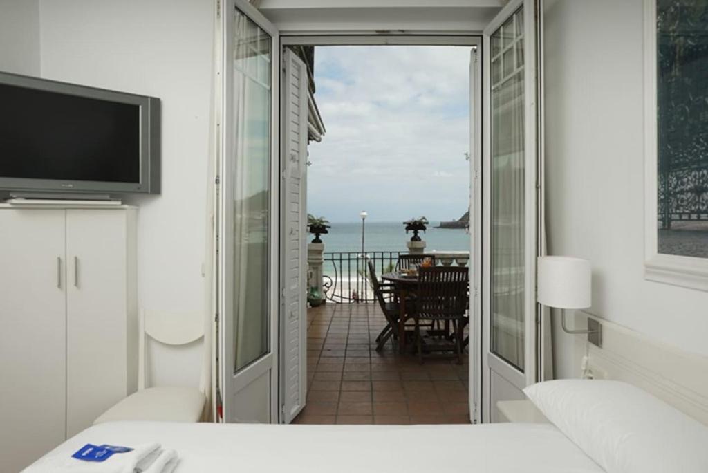 BREATHTAKING TERRACE VIEWS in luxury apartment - by www,SanSebastianApartments,es - 5