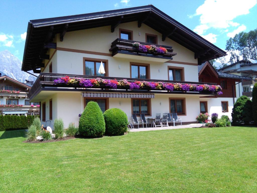 Apartements Birkenhof — Hotel in Maria Alm am Steinernen Meer