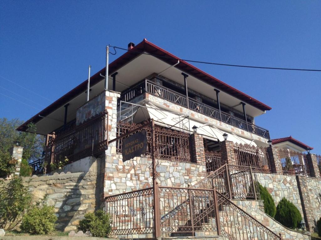Guesthouse Kastro — Hotel in Edessa