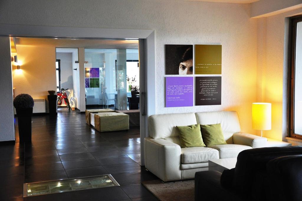 Hotel Sandalia photo