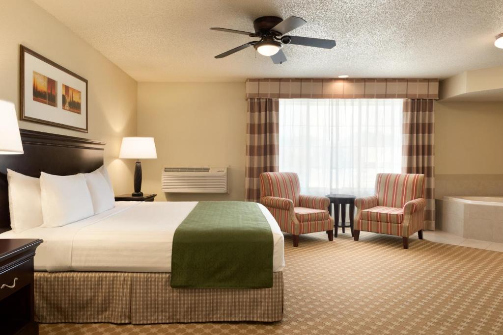 Country Inn & Suites by Radisson, Chanhassen, MN photo