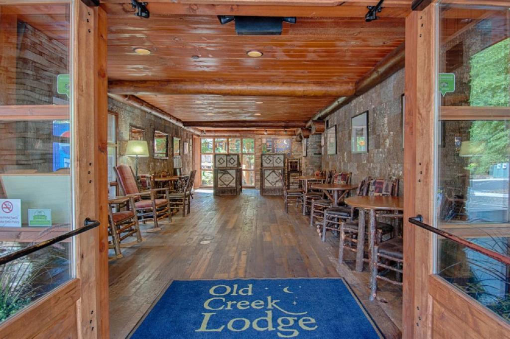 Lobby, Old Creek Lodge in Gatlinburg (TN)