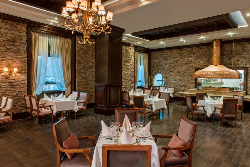 อาหารและเครื่องดื่ม