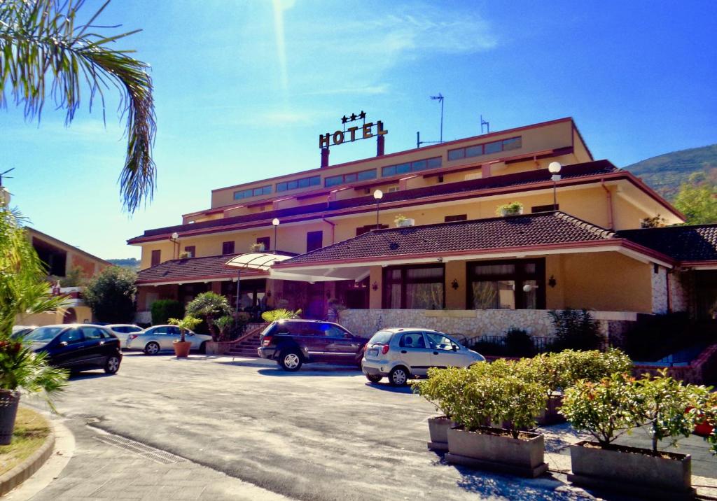 Hotel Ristorante Belvedere — Hotel in Caserta