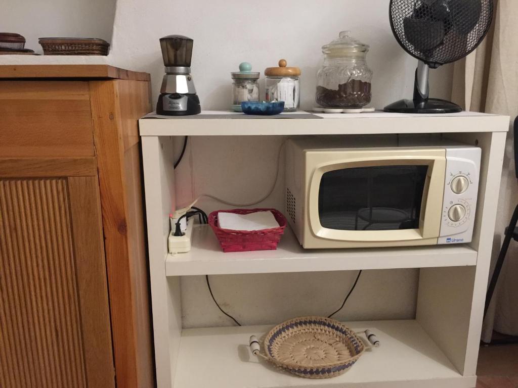 Small Navona Studio - 3