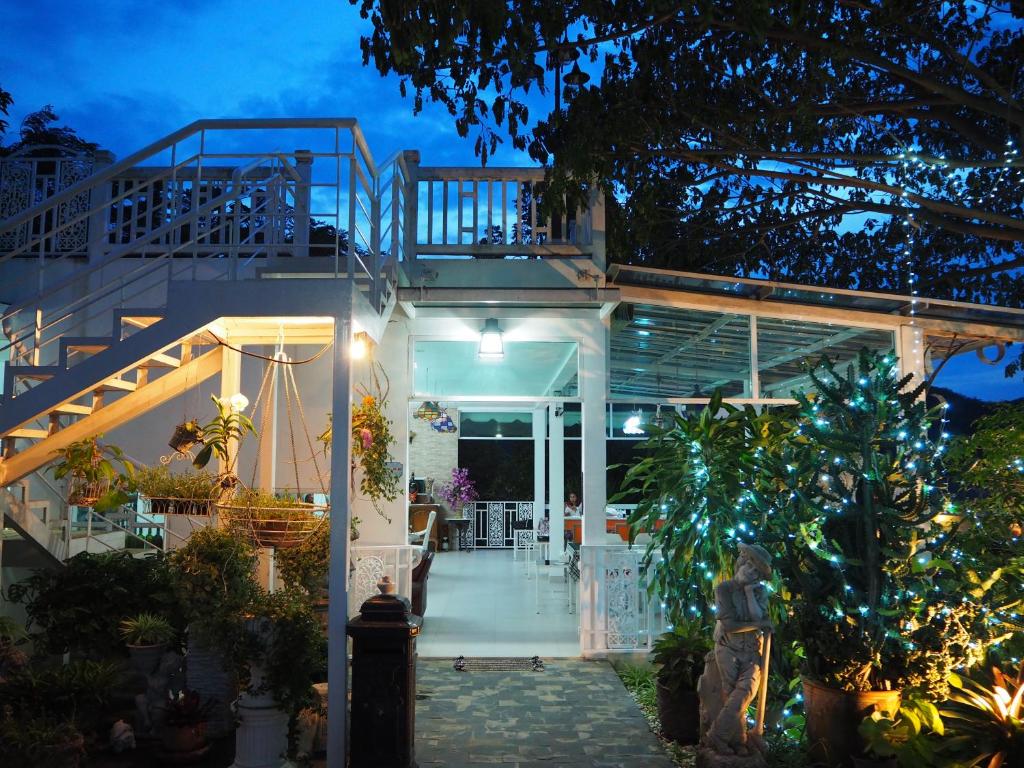 Restaurant, Baan Ing Khao Resort in Khao Yai