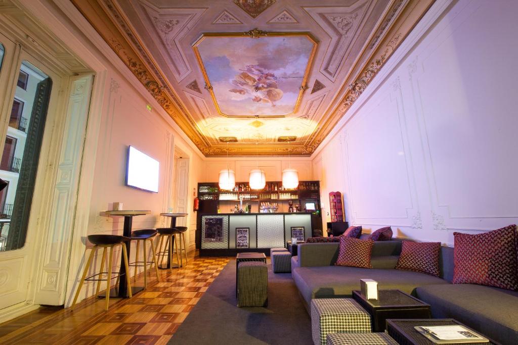 Shared lounge/TV area