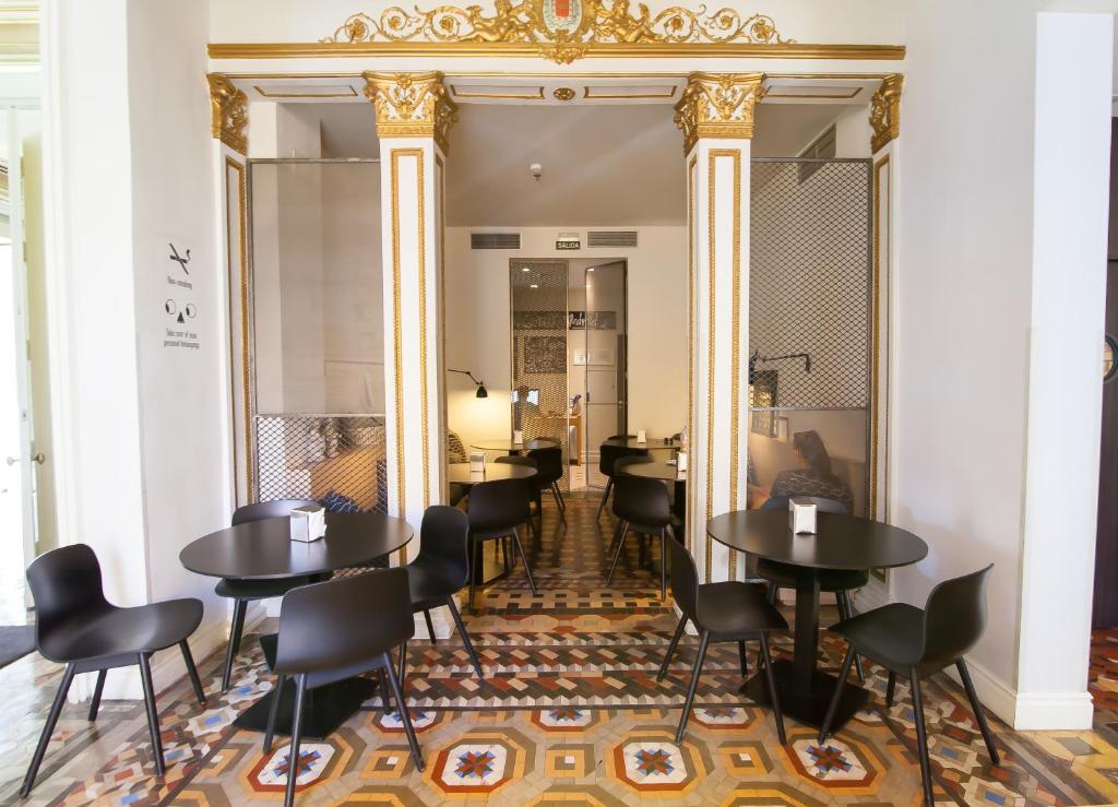 Shared lounge/TV area