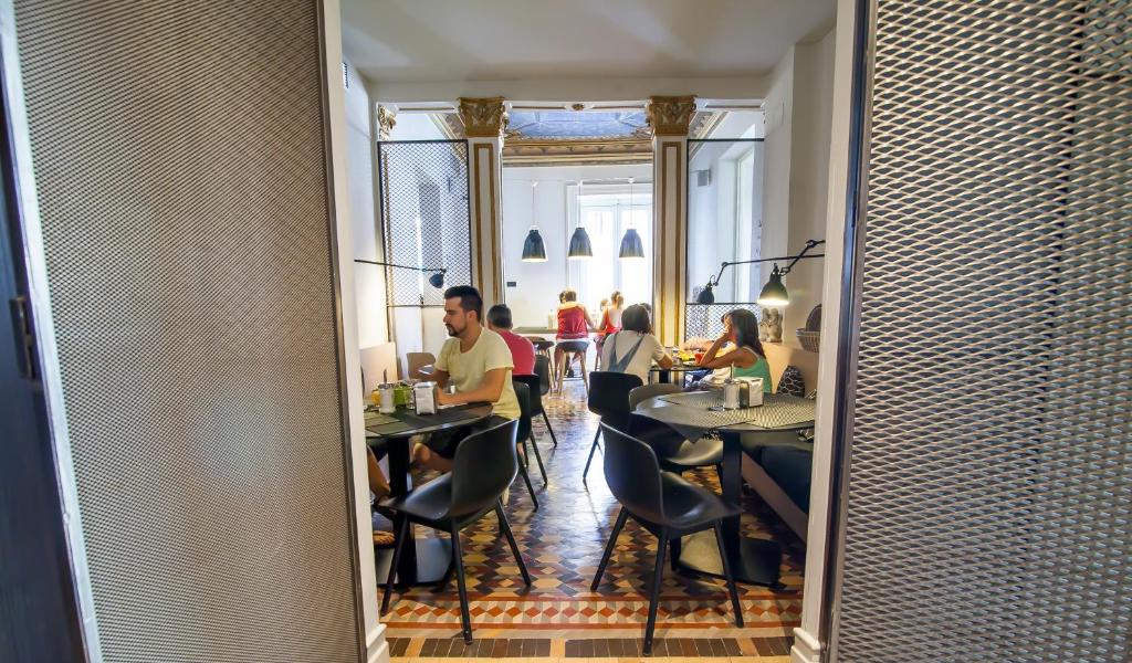 Shared lounge/TV area