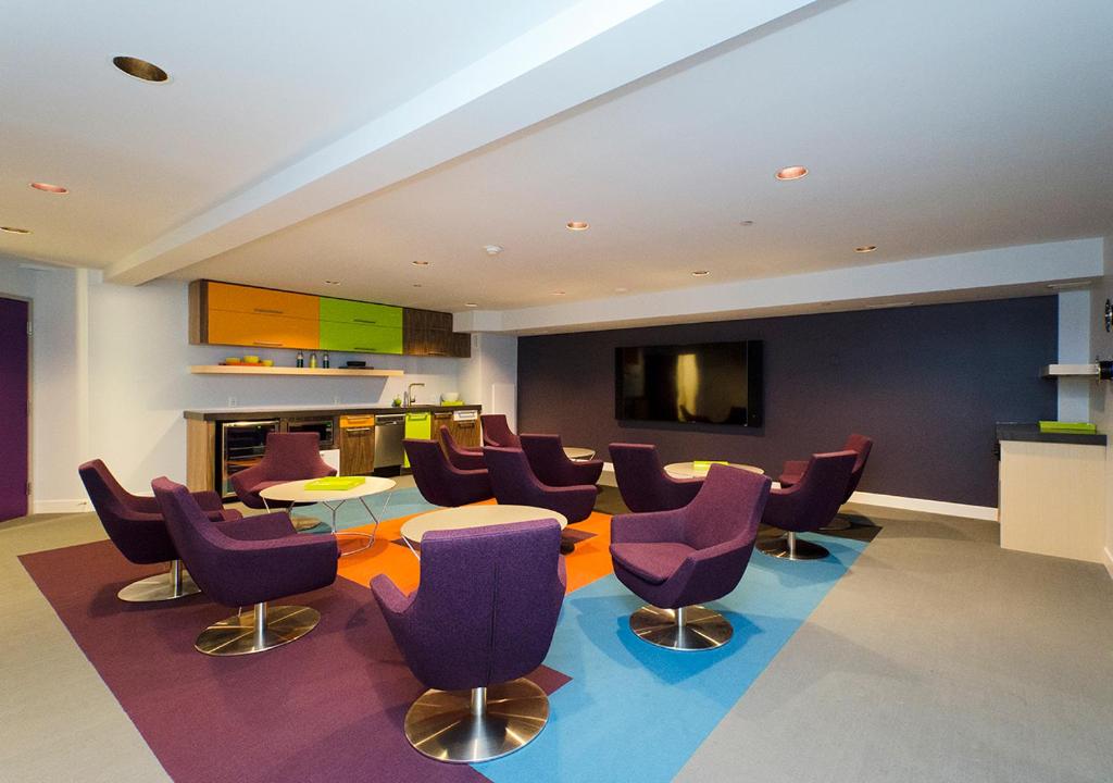 Shared lounge/TV area