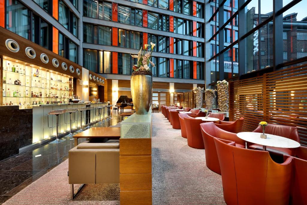 Pub/Lounge