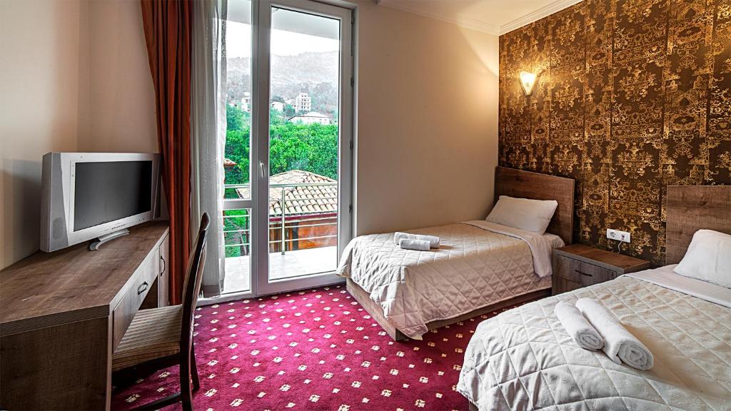 Orange Hotel photo